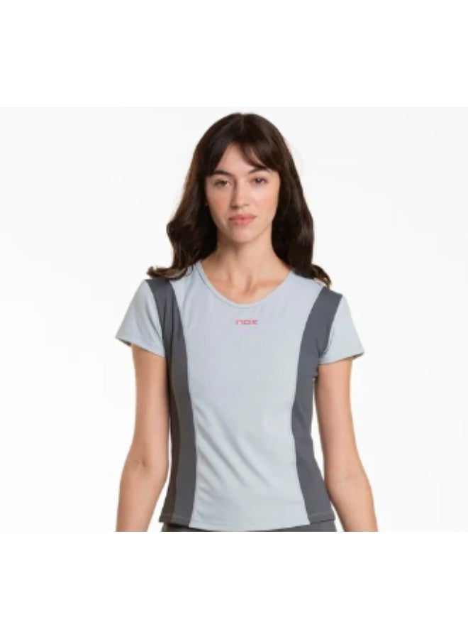 توب نسائي برو بقصّة عادية باللون الرمادي الفاتح – المقاس